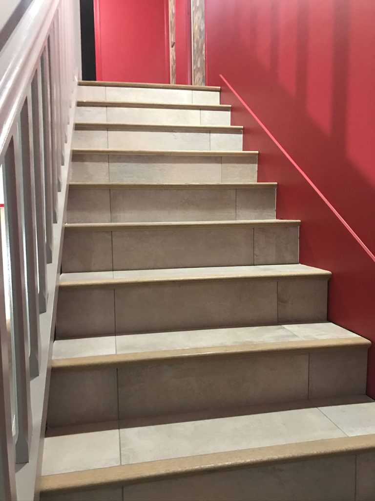 escalier carrelé