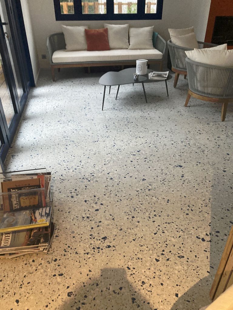 Piece de vie en terrazzo